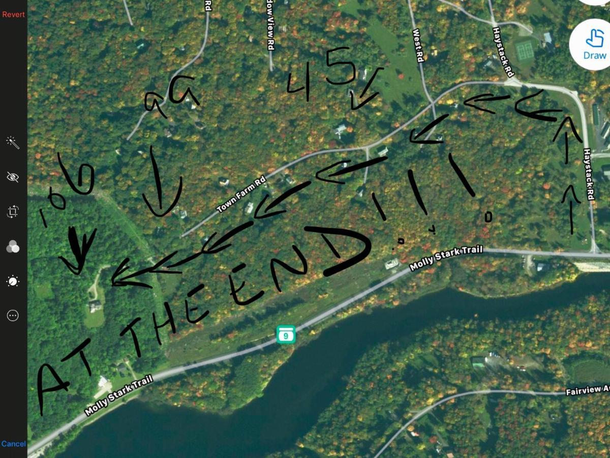 Mount Snow, Snowmobilers N Trailers Plenty Of Parking Farm stay