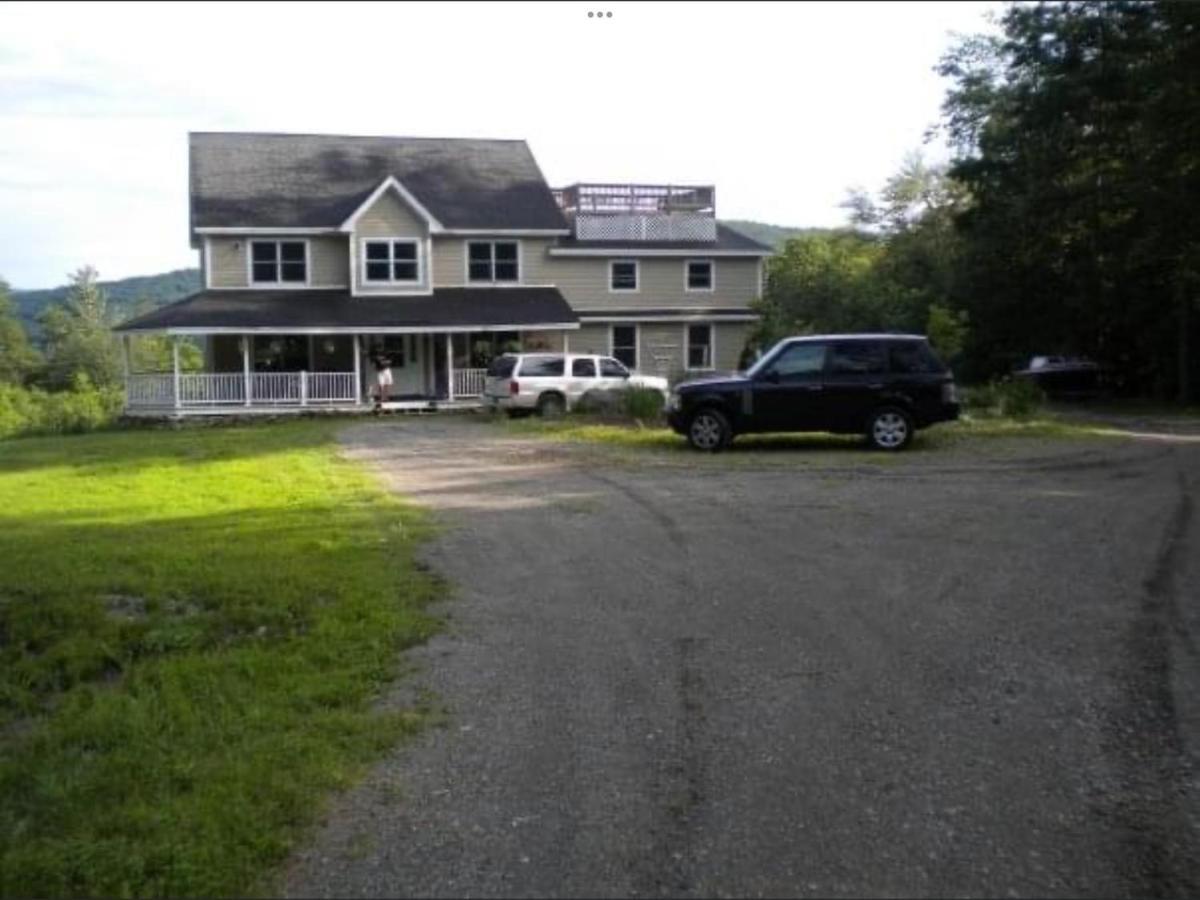 Mount Snow, Snowmobilers N Trailers Plenty Of Parking Farm stay *